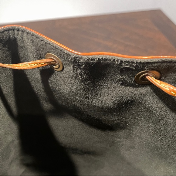 LOUIS VUITTON Noe Epi Leather Tote Drawstring Bucket Shoulder Bag GM, Mandarin - Picture 15 of 16